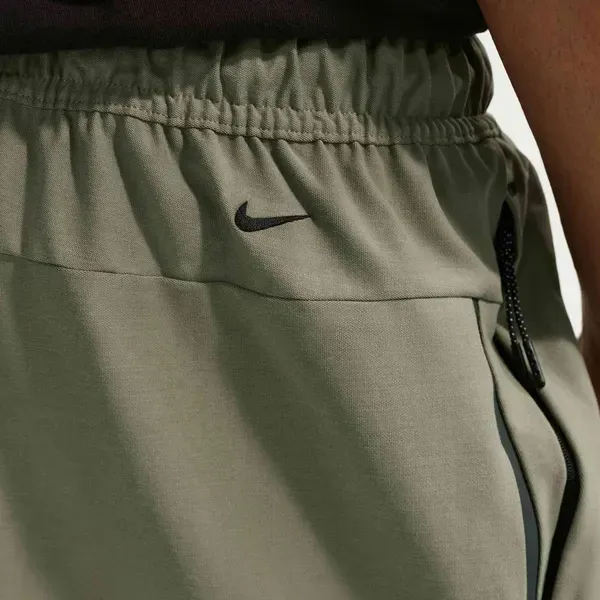 Чоловічі шорти Nike Tech | IF1125-328 фото