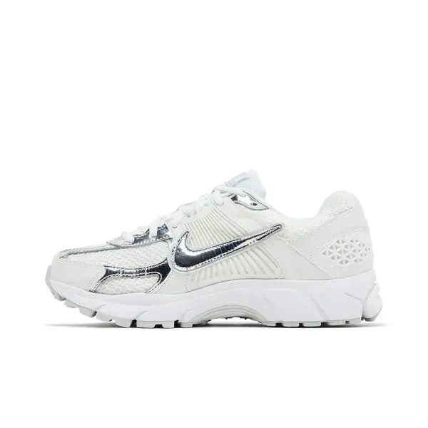 Жіночі кросівки Nike Air Zoom Vomero 5 'Chrome Toe'| HF7723-100 фото