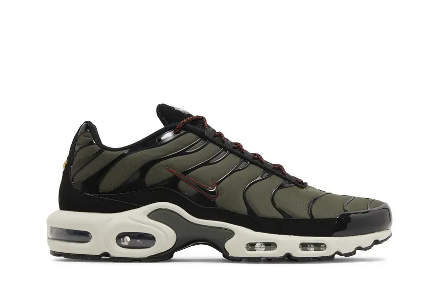 Чоловічі кросівки Nike Air Max Plus 'Black Cargo Khaki'| FB9722-300 фото