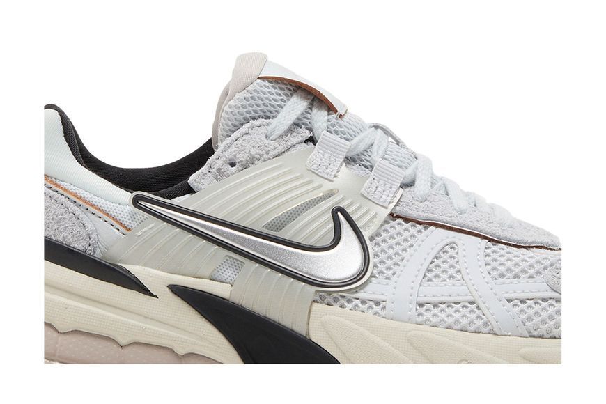 Жіночі кросівки Nike V2K Run 'Pure Platinum Chrome'| FN6703-002 FN6703-002 фото