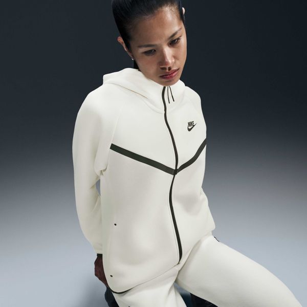 Жіночий спортивний костюм Nike Tech Fleece | HV6747-110__HV6779-110 HV6747-110__HV6779-110 фото