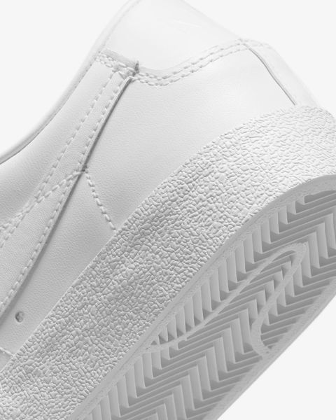 Жіночі кросівки Nike Blazer Low '77 'Triple White'| DC4769-101 DC4769-101 фото