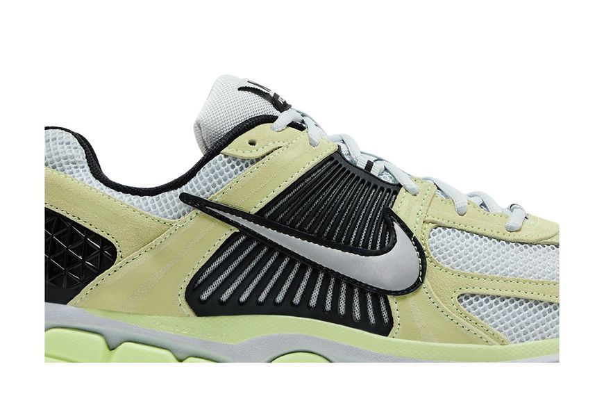 Кросівки Nike Air Zoom Vomero 5 'Barely Volt'| HF1553-700 HF1553-700 фото