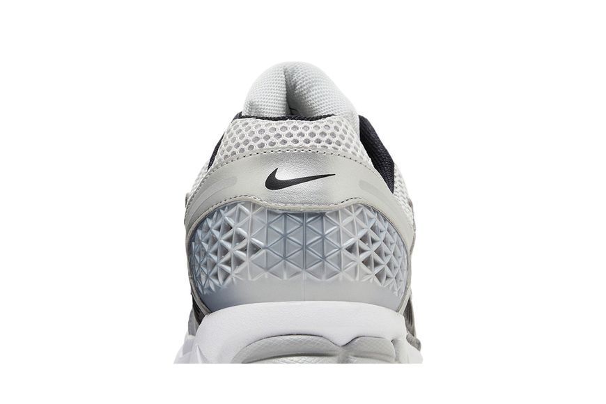 Чоловічі кросівки Nike Air Zoom Vomero 5 'Metallic Silver Black'| FJ4151-004 FJ4151-004 фото
