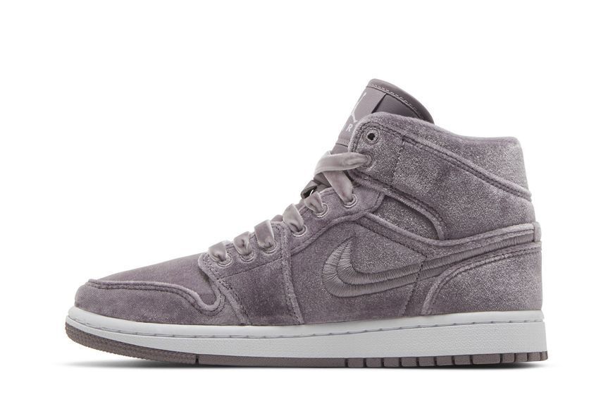 Жіночі кросівки Air Jordan 1 Mid 'Purple Velvet'| DQ8397-500 DQ8397-500 фото
