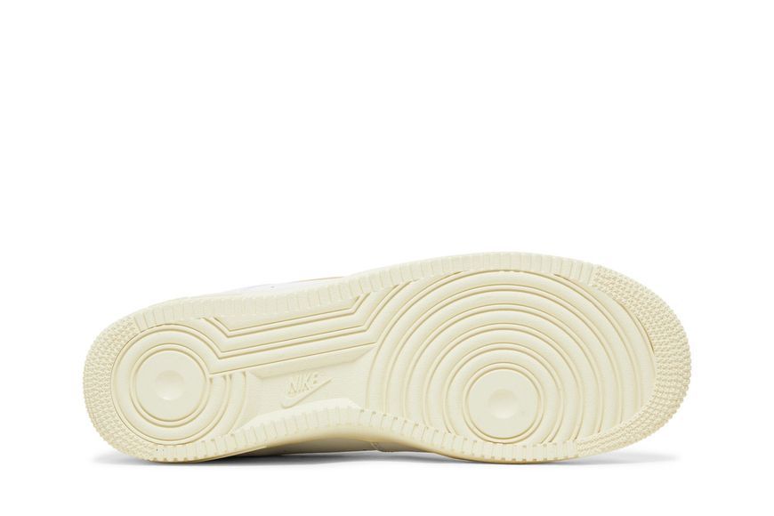 Кросівки Nike Air Force 1 '07 LX 'Pale Vanilla'| DC8894-100 DC8894-100 фото