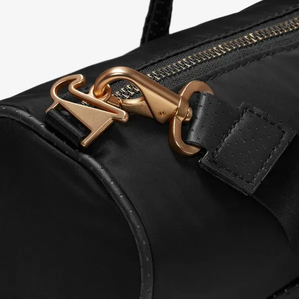 Сумка Nike Classic Barrel Bag (5L) 'Black'| DQ5812-010 фото