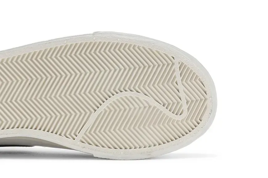 Жіночі кросівки Nike Blazer Low Platform 'White Black'| DJ0292-101 фото
