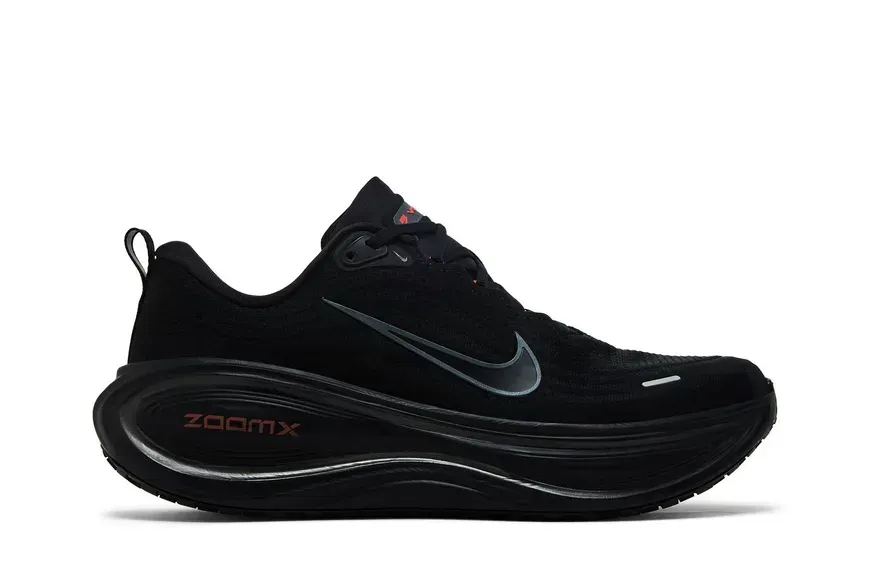 Кросівки Nike Vomero Plus 'Bred'| HV8150-007 фото