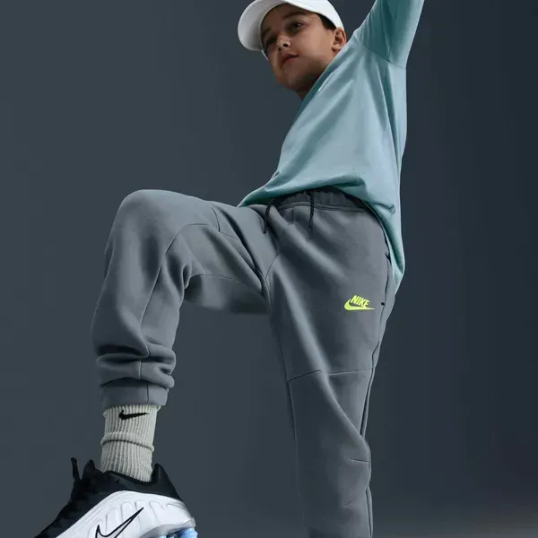 Підліткові штани Nike Sportswear Tech Fleece | HV5869-060 фото