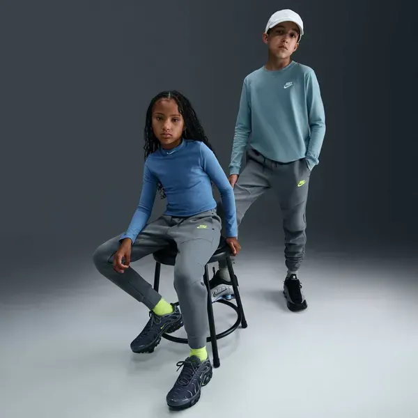Підліткові штани Nike Sportswear Tech Fleece | HV5869-060 фото