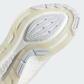Жіночі кросівки adidas Wmns UltraBoost 22 'Triple White'| GX5590 GX5590 фото