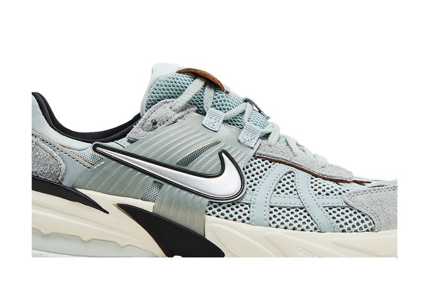 Жіночі кросівки Nike V2K Run 'Light Pumice'| FN6703-003 FN6703-003 фото