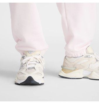 Жіночі штани New Balance Essentials French Terry Pink | WP41500AAA WP41500AAA фото
