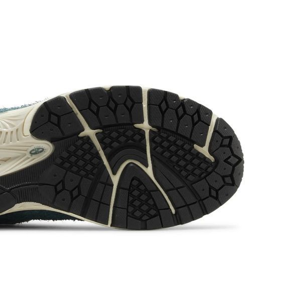 Чоловічі кросівки New Balance 2002R 'New Spruce Magnet'| M2002REM фото