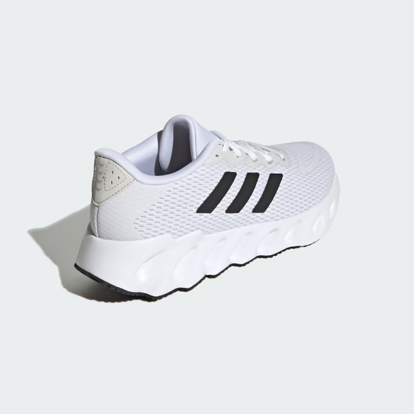 Чоловічі кросівки adidas Switch Run 'White Black'| IF5719 IF5719 фото
