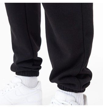 Чоловічі штани New Era Ne Script Cargo Black | 60435397 60435397 фото