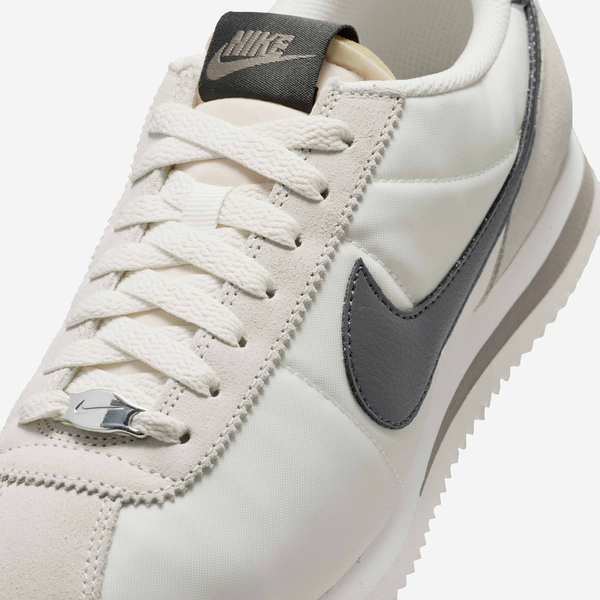 Жіночі кросівки Nike Cortez | IU7556-030 IU7556-030 фото