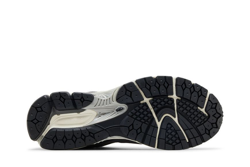 Чоловічі кросівки New Balance 2002R 'Monochrome Suede Pack - Grey'| M2002RFL M2002RFL фото
