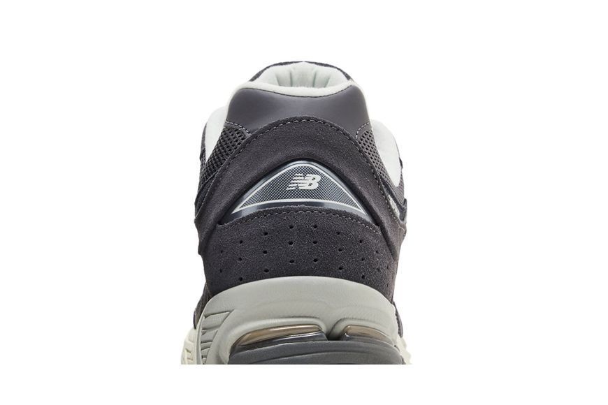 Чоловічі кросівки New Balance 2002R 'Monochrome Suede Pack - Grey'| M2002RFL M2002RFL фото